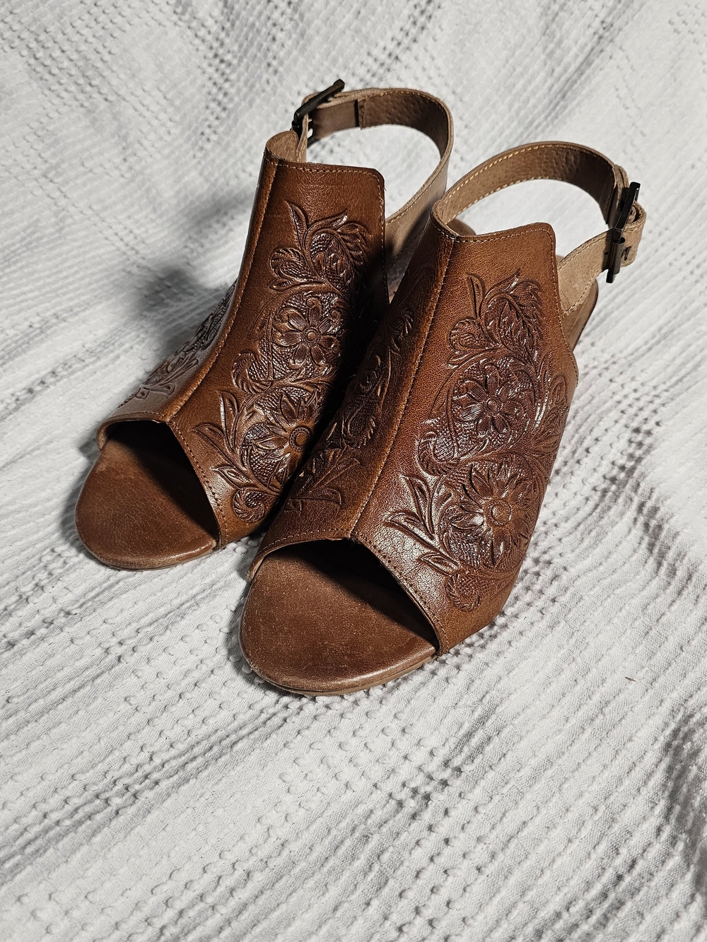 Roper Tooled Floral Leather Open-Toe Slingback Wedge Sandals - Picture 1 of 10